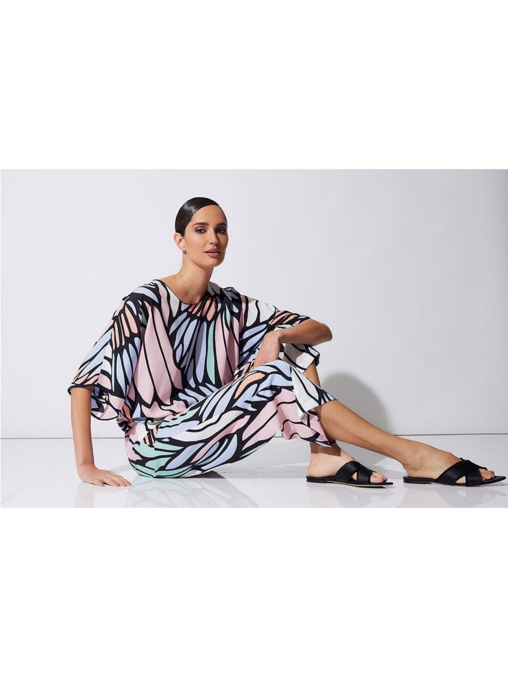 Natori Black Multicolor Abstract Lounge Pants